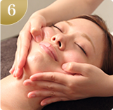 お顔の歪みを優しく矯正マッサージ