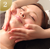 顔筋マッサージ